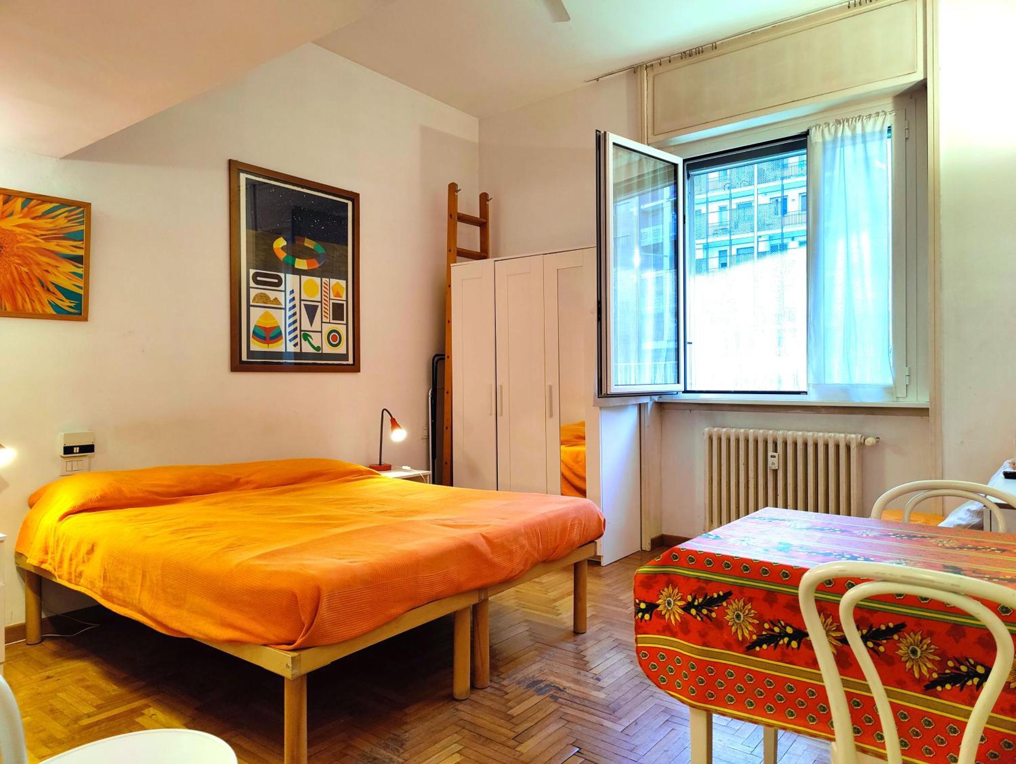 Easystudio Milan - Solari, Milan